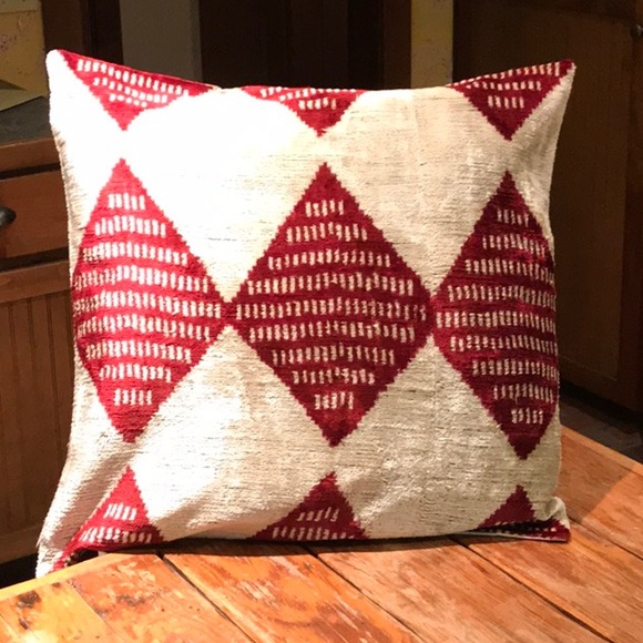 Other - 23”X23” decorative pillow sham Other - 23”X23” decorative pillow sham
